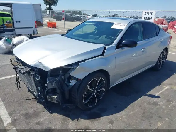 1N4BL4CV7RN322591 2024 NISSAN ALTIMA - Image 2