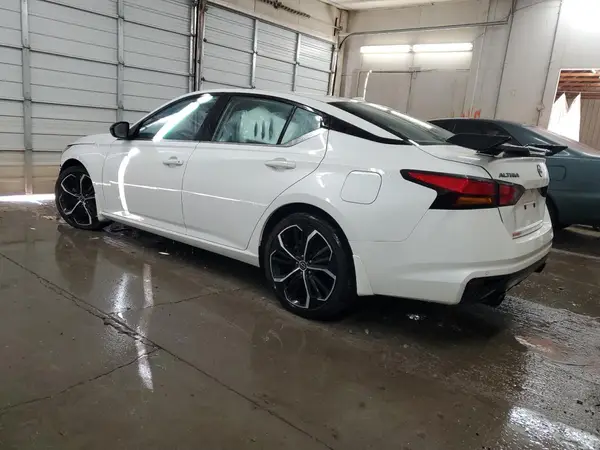 1N4BL4CV7RN329086 2024 NISSAN ALTIMA - Image 2