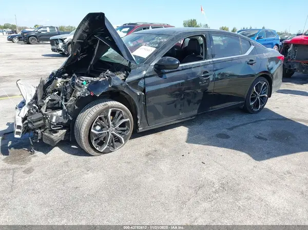 1N4BL4CV7RN330268 2024 NISSAN ALTIMA - Image 2