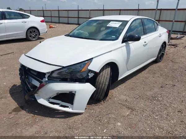 1N4BL4CV7RN347006 2024 NISSAN ALTIMA - Image 2