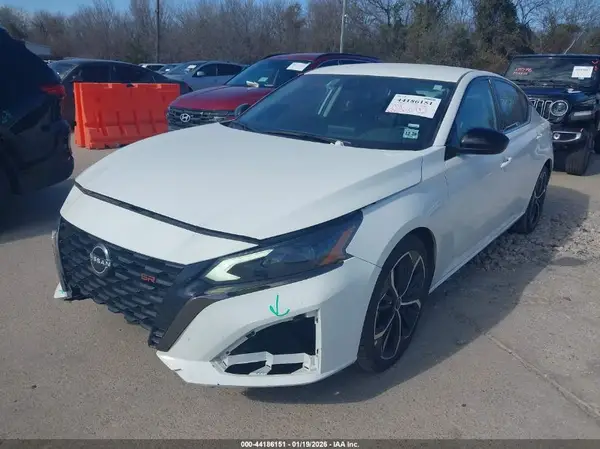1N4BL4CV7RN347913 2024 NISSAN ALTIMA - Image 2