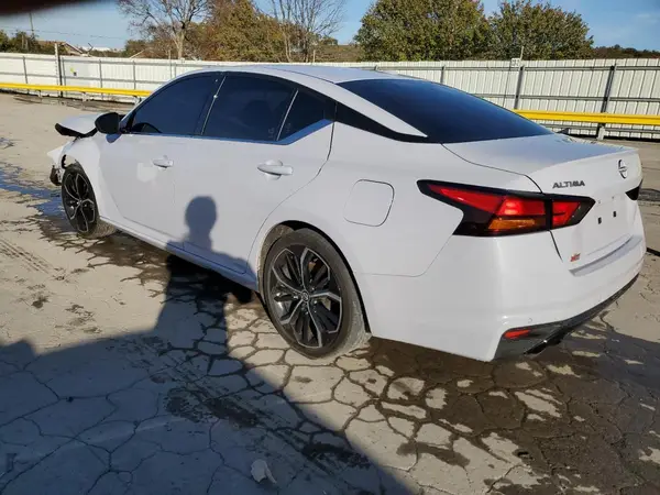 1N4BL4CV7RN350245 2024 NISSAN ALTIMA - Image 2