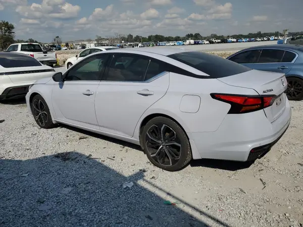 1N4BL4CV7RN358247 2024 NISSAN ALTIMA - Image 2