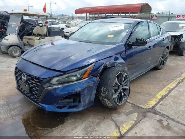 1N4BL4CV7RN362525 2024 NISSAN ALTIMA - Image 2