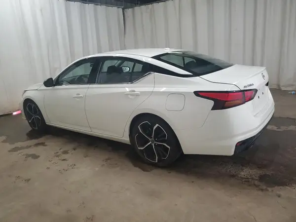 1N4BL4CV7RN368812 2024 NISSAN ALTIMA - Image 2