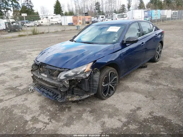 1N4BL4CV7RN374965 2024 NISSAN ALTIMA - Image 2