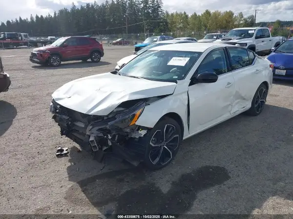 1N4BL4CV7RN387926 2024 NISSAN ALTIMA - Image 2