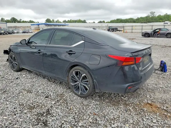 1N4BL4CV7RN398392 2024 NISSAN ALTIMA - Image 2