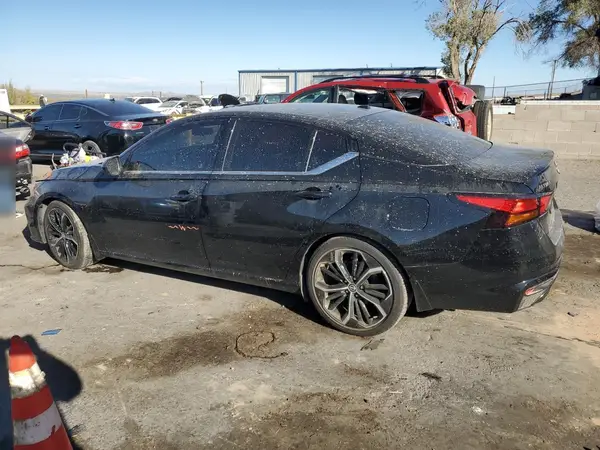 1N4BL4CV7RN403753 2024 NISSAN ALTIMA - Image 2