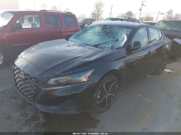 1N4BL4CV7RN409584 2024 NISSAN ALTIMA - Image 2