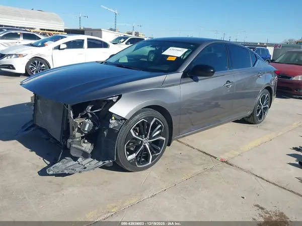1N4BL4CV7RN421850 2024 NISSAN ALTIMA - Image 2