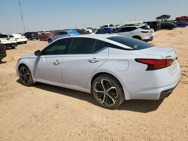 1N4BL4CV7SN306770 2025 NISSAN ALTIMA - Image 2