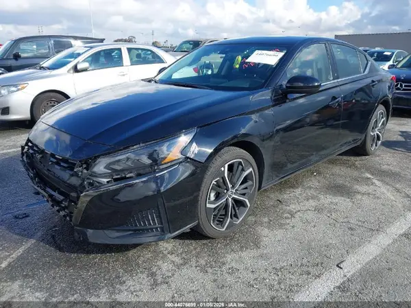 1N4BL4CV7SN310656 2025 NISSAN ALTIMA - Image 2