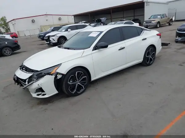 1N4BL4CV7SN328445 2025 NISSAN ALTIMA - Image 2