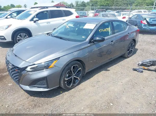 1N4BL4CV7SN355774 2025 NISSAN ALTIMA - Image 2