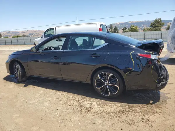 1N4BL4CV7SN361798 2025 NISSAN ALTIMA - Image 2