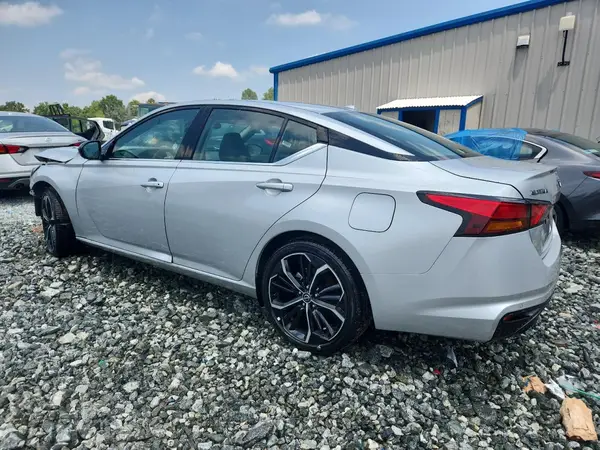 1N4BL4CV7SN377371 2025 NISSAN ALTIMA - Image 2