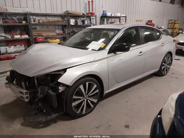 1N4BL4CV8KC135281 2019 NISSAN ALTIMA - Image 2