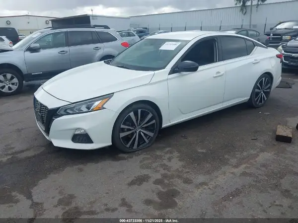 1N4BL4CV8KC165879 2019 NISSAN ALTIMA - Image 2