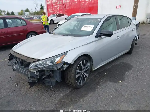 1N4BL4CV8KC168393 2019 NISSAN ALTIMA - Image 2