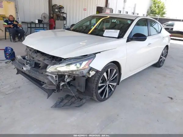 1N4BL4CV8KC198252 2019 NISSAN ALTIMA - Image 2