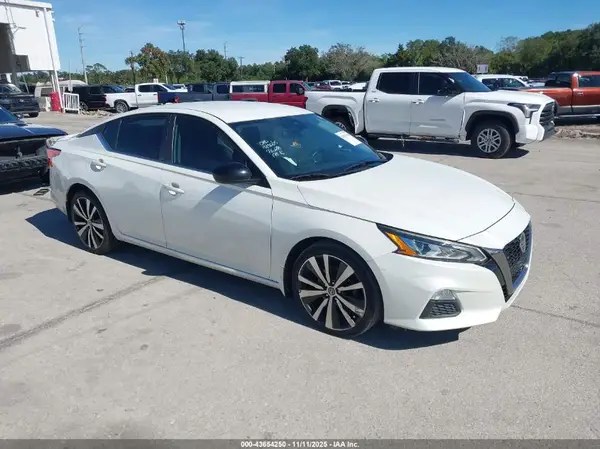 1N4BL4CV8LC168010 2020 NISSAN ALTIMA - Image 1