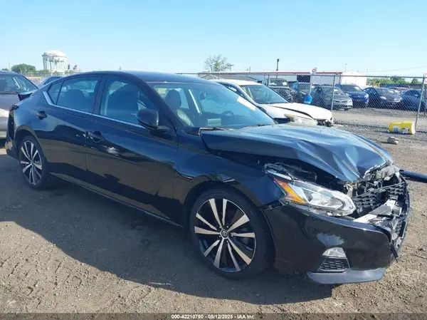 1N4BL4CV8LC256801 2020 NISSAN ALTIMA - Image 1