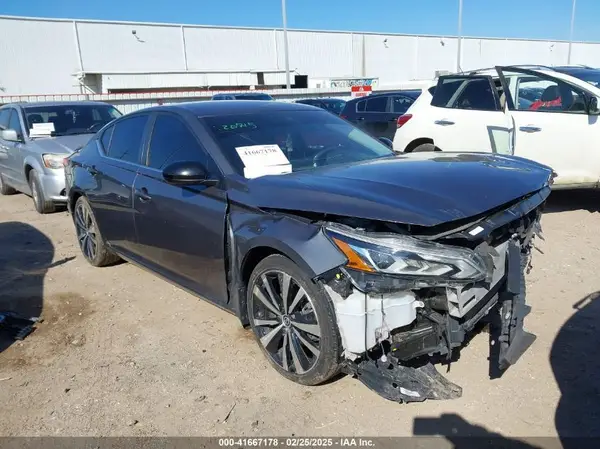 1N4BL4CV8LN319657 2020 NISSAN ALTIMA - Image 1