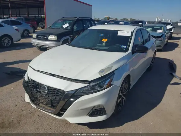 1N4BL4CV8LN320162 2020 NISSAN ALTIMA - Image 2