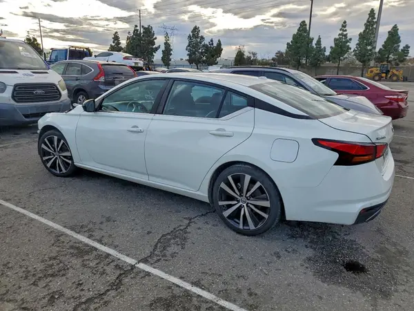 1N4BL4CV8MN390911 2021 NISSAN ALTIMA - Image 2