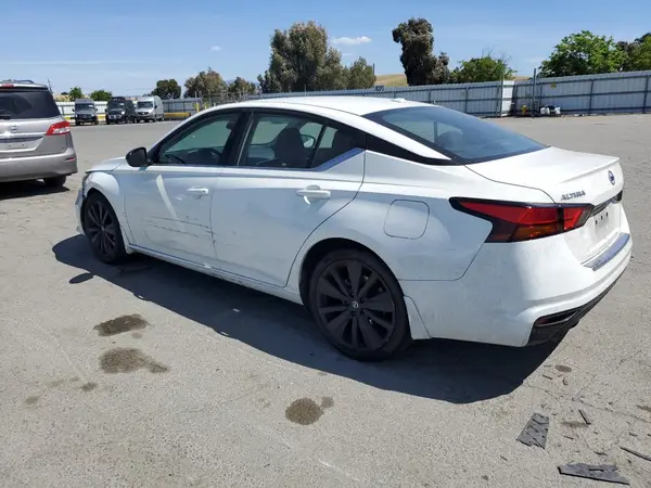 1N4BL4CV8MN410641 2021 NISSAN ALTIMA - Image 2