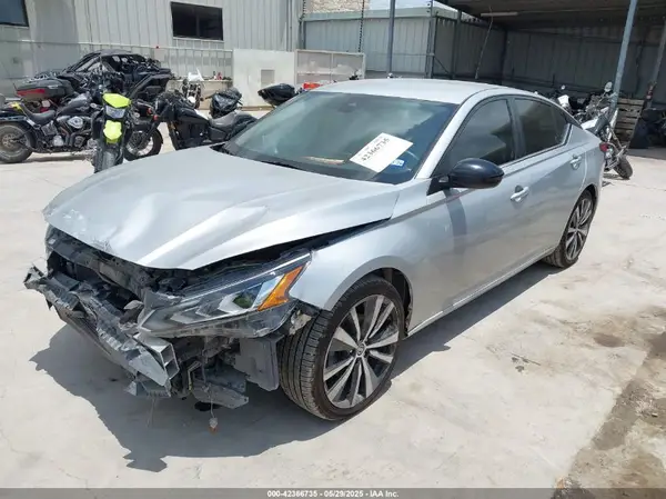 1N4BL4CV8NN300660 2022 NISSAN ALTIMA - Image 2