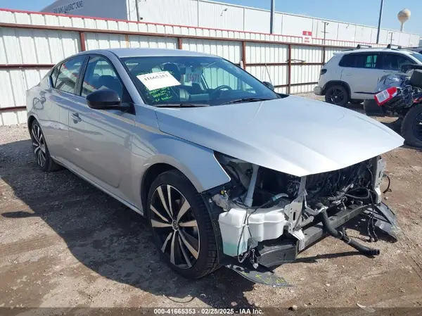 1N4BL4CV8NN352807 2022 NISSAN ALTIMA - Image 1