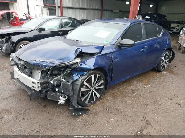 1N4BL4CV8NN357666 2022 NISSAN ALTIMA - Image 2