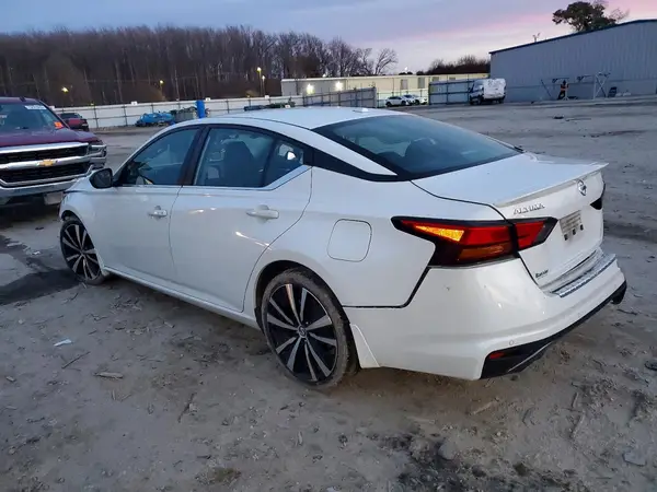 1N4BL4CV8NN358736 2022 NISSAN ALTIMA - Image 2