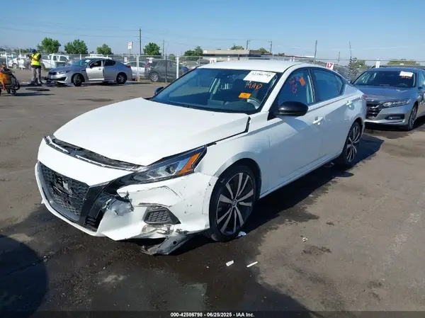 1N4BL4CV8NN384107 2022 NISSAN ALTIMA - Image 2