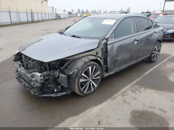1N4BL4CV8NN424587 2022 NISSAN ALTIMA - Image 2