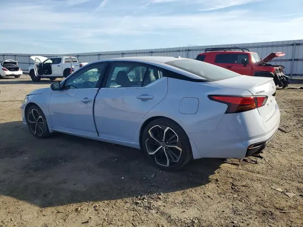 1N4BL4CV8RN312488 2024 NISSAN ALTIMA - Image 2