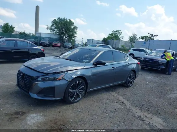 1N4BL4CV8RN320204 2024 NISSAN ALTIMA - Image 2