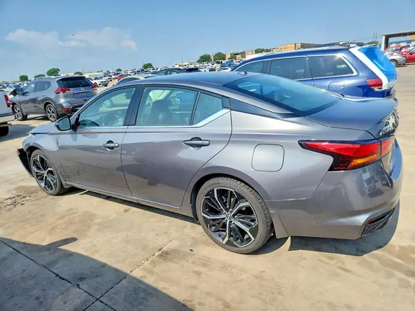 1N4BL4CV8RN349430 2024 NISSAN ALTIMA - Image 2