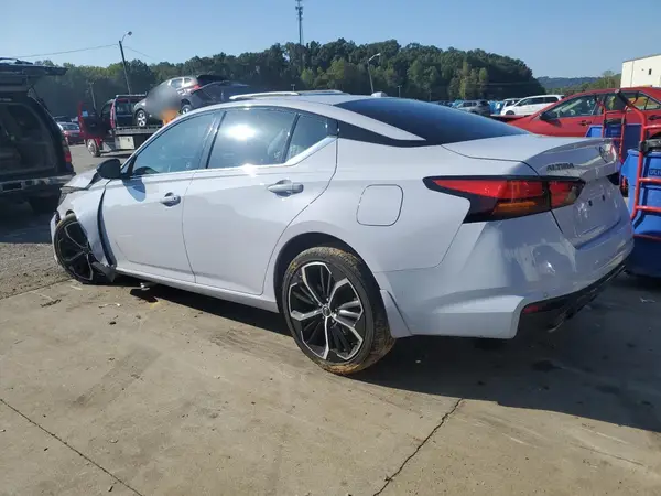 1N4BL4CV8RN357799 2024 NISSAN ALTIMA - Image 2
