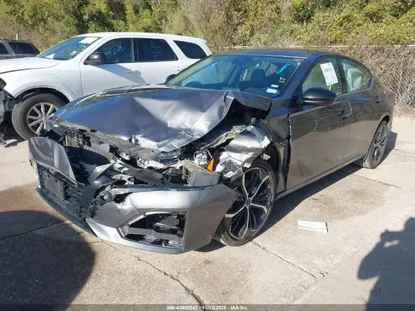 1N4BL4CV8RN366020 2024 NISSAN ALTIMA - Image 2