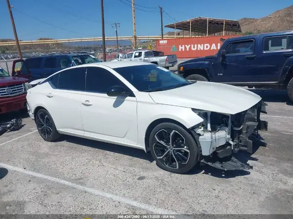 1N4BL4CV8RN368768 2024 NISSAN ALTIMA - Image 1