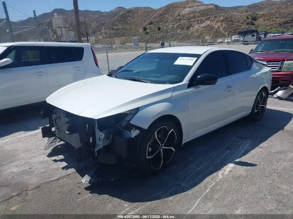 1N4BL4CV8RN368768 2024 NISSAN ALTIMA - Image 2