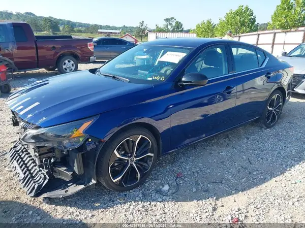 1N4BL4CV8RN385893 2024 NISSAN ALTIMA - Image 2