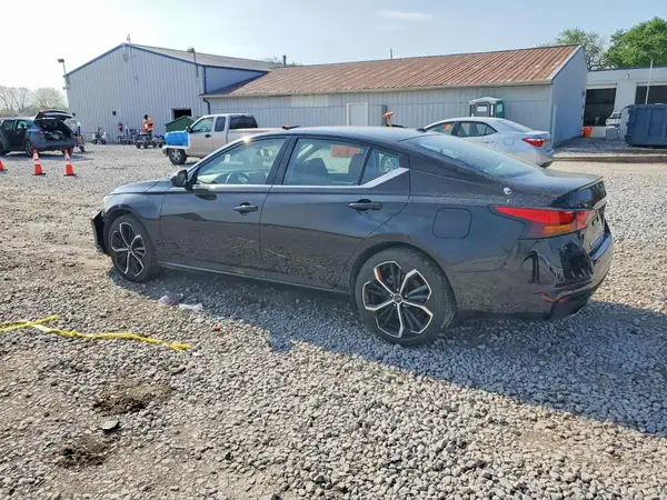 1N4BL4CV8RN386185 2024 NISSAN ALTIMA - Image 2