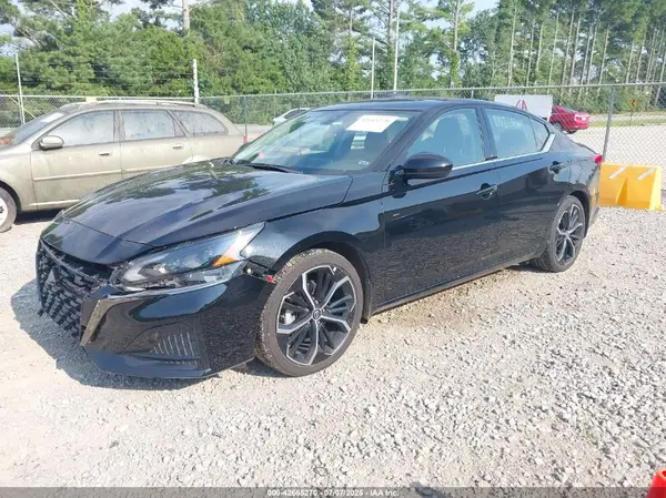 1N4BL4CV8RN387272 2024 NISSAN ALTIMA - Image 2