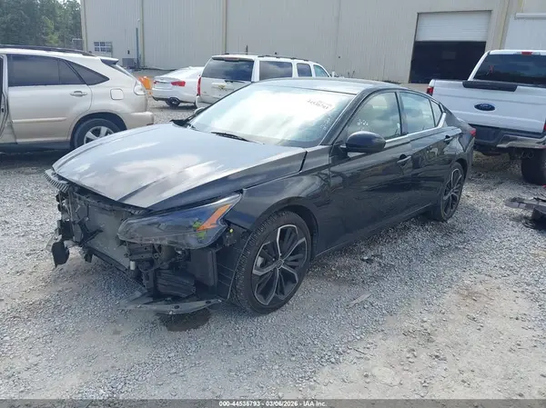 1N4BL4CV8RN388616 2024 NISSAN ALTIMA - Image 2