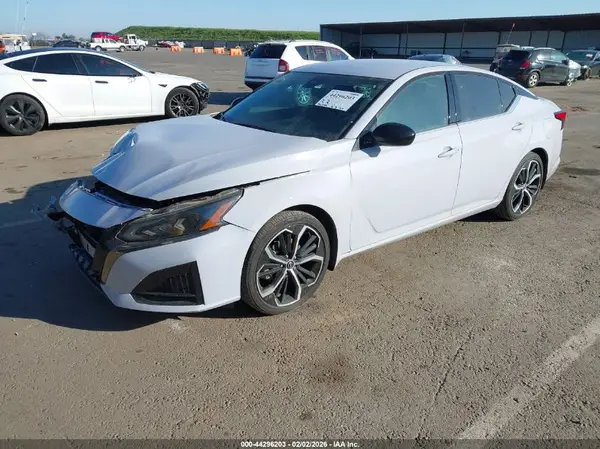 1N4BL4CV8RN414244 2024 NISSAN ALTIMA - Image 2