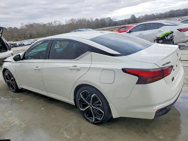 1N4BL4CV8RN415782 2024 NISSAN ALTIMA - Image 2